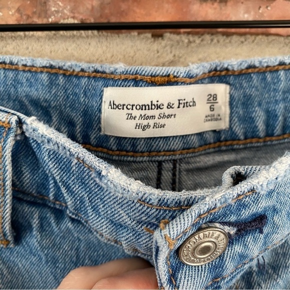 Abercrombie & Fitch The Mom Jean Shorts - Picture 3 of 5